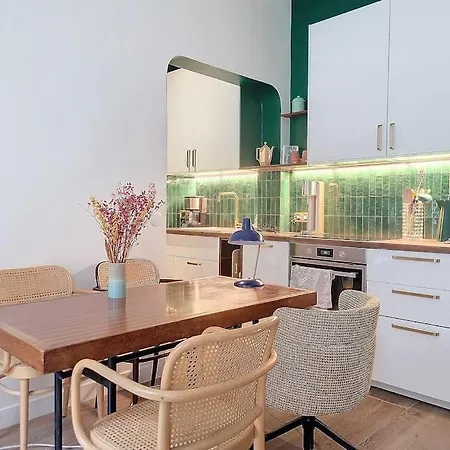 Apartment Loft Terrasse Avec Cour Charmante Montmartre Paris